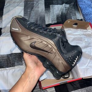 Nike Shox Sneaker